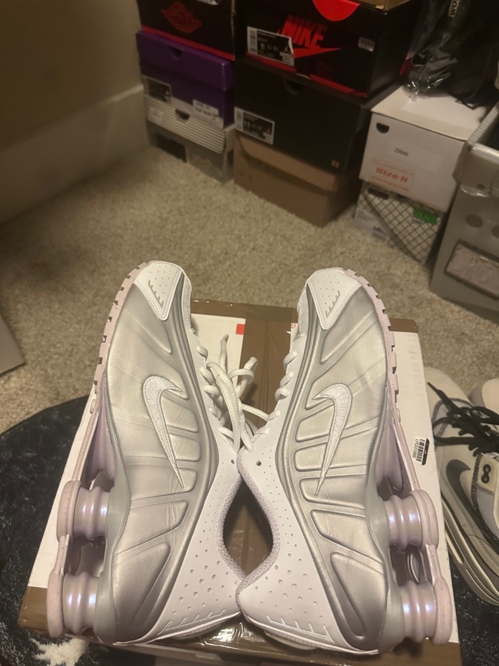 Nike Shox R4 - Picture 3 of 5